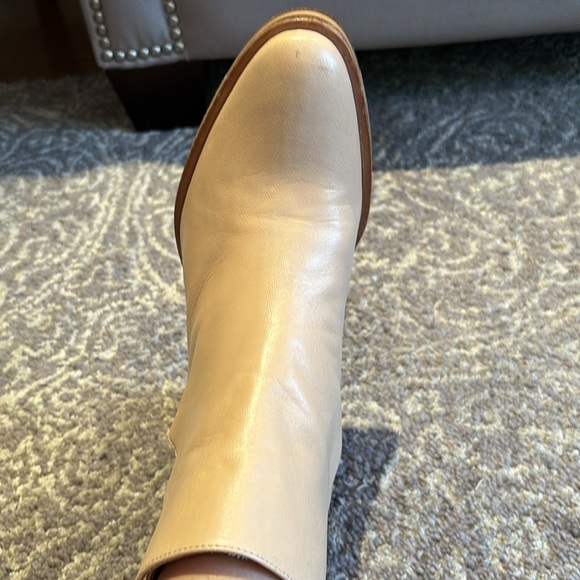 Avellino Paris buttery yellow short heeled boots in 37 nwot - Picture 6 of 14